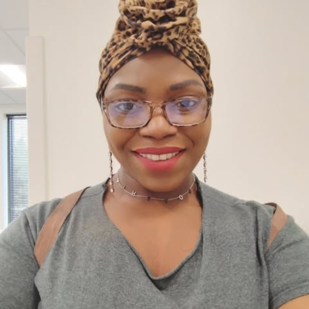 Meet your Posher, Iris